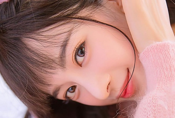观众在手机端观看直播